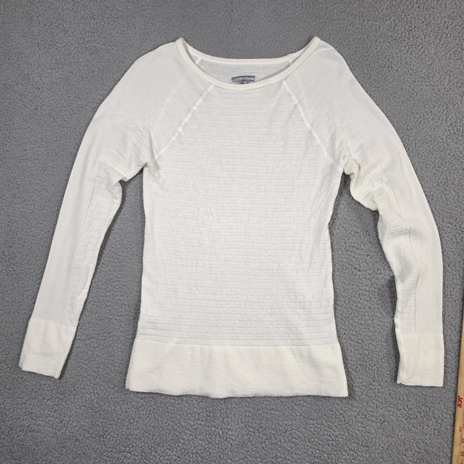 Athleta Wool Blend Base Layer Top Womens Medium White Long Sleeve Pullover
Opens in a new window or