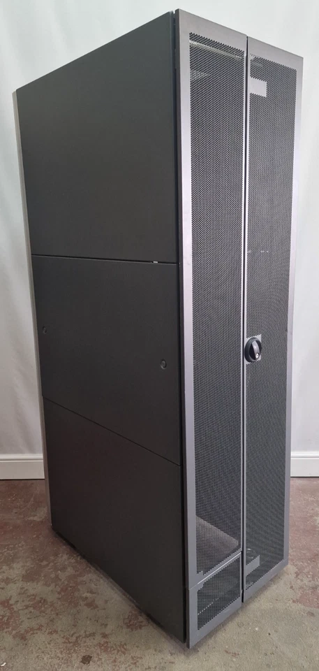 HP 10642 G2 42U Server Rack Cabinet Enclosure With Front + Rear Doors And Sides - Image 4 of 4