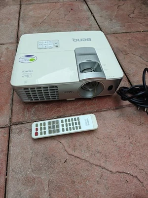 BenQ W1070 defekt – Bastlergerät mit Fernbedienung - Bild 1 von 4