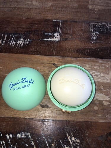 Vintage NINA RICCI Deci Dela Perfumed Soap With Green Case Paris France
