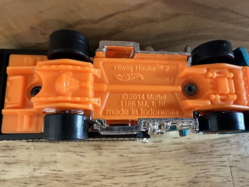 Lot Of 7 Hot Wheels & Match Box Custom Bronco Delivery Van Trucks Land Rover - Picture 8 of 20