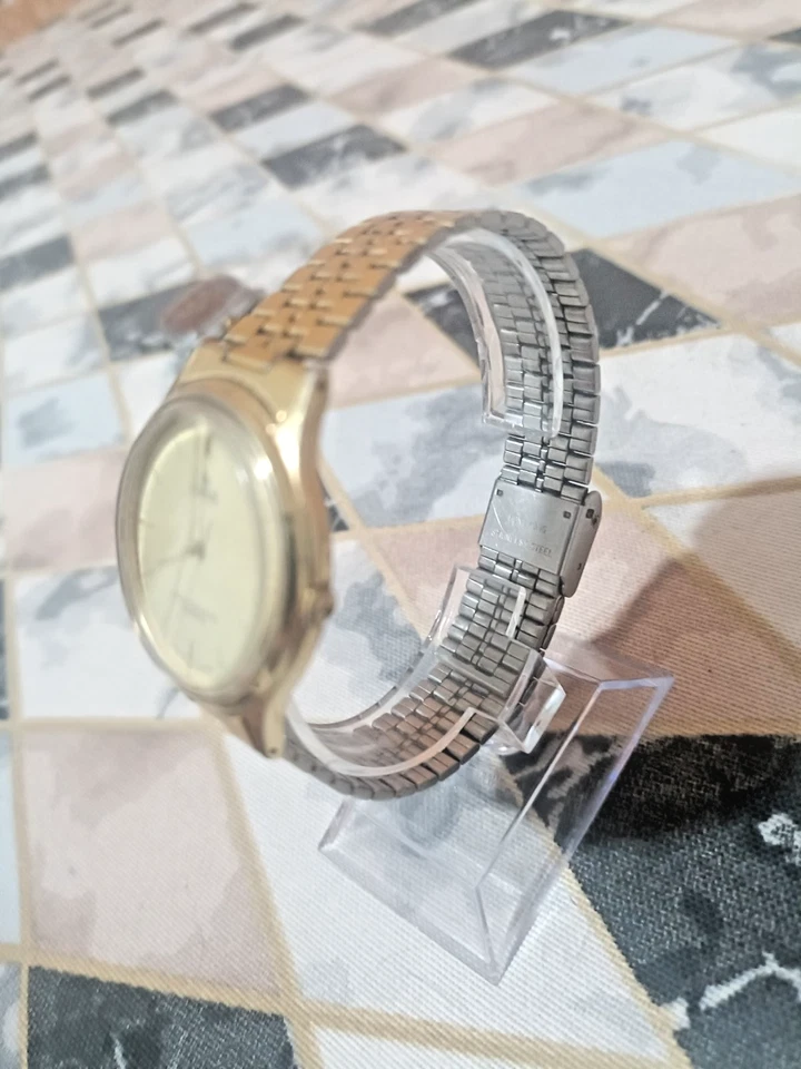 Reloj Cuarzo Redondo LORUS Dorado Vintage Años 90 ref. RMF004-2 Foto 4 de 4