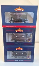 Bachmann  12 Ton Vented Vans. SR. 3off. Brand New. Never Used.
