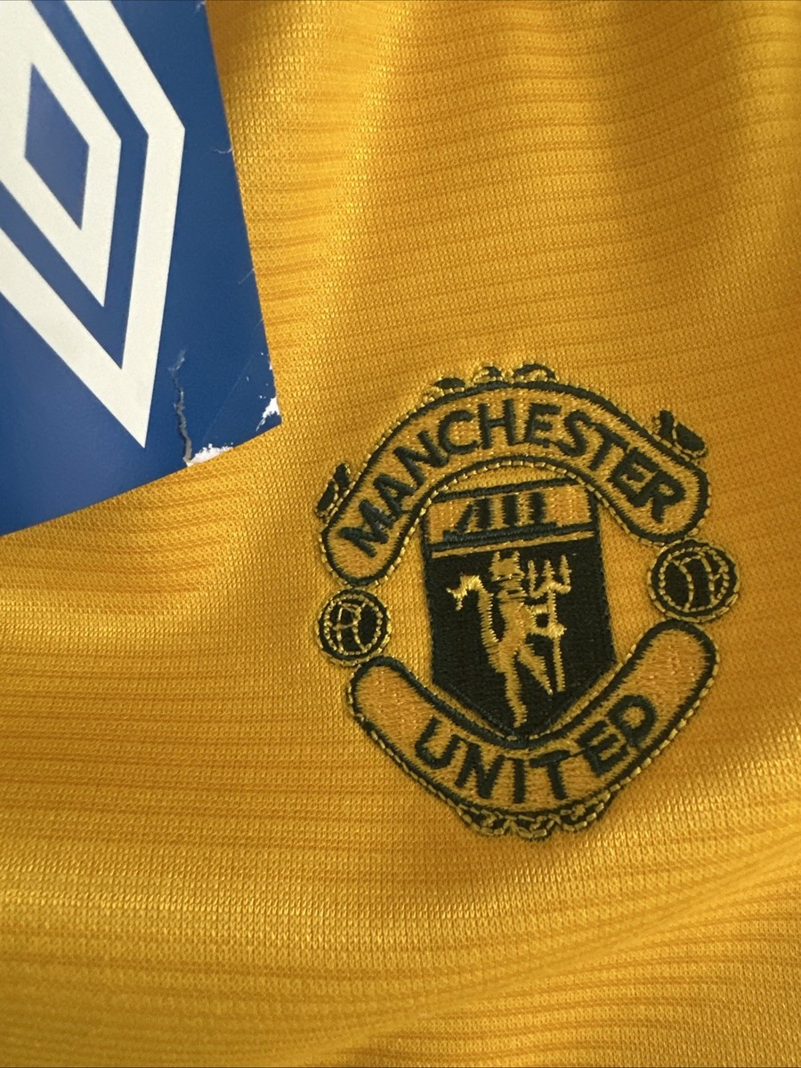 Yellow Vodafone Umbro Manchester United jersey XL like new w TAGS