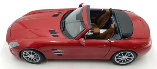 Minichamps 1/18 scale Diecast DC8524C - Mercedes-Benz SLS AMG Convertible - Red - Picture 3 of 5