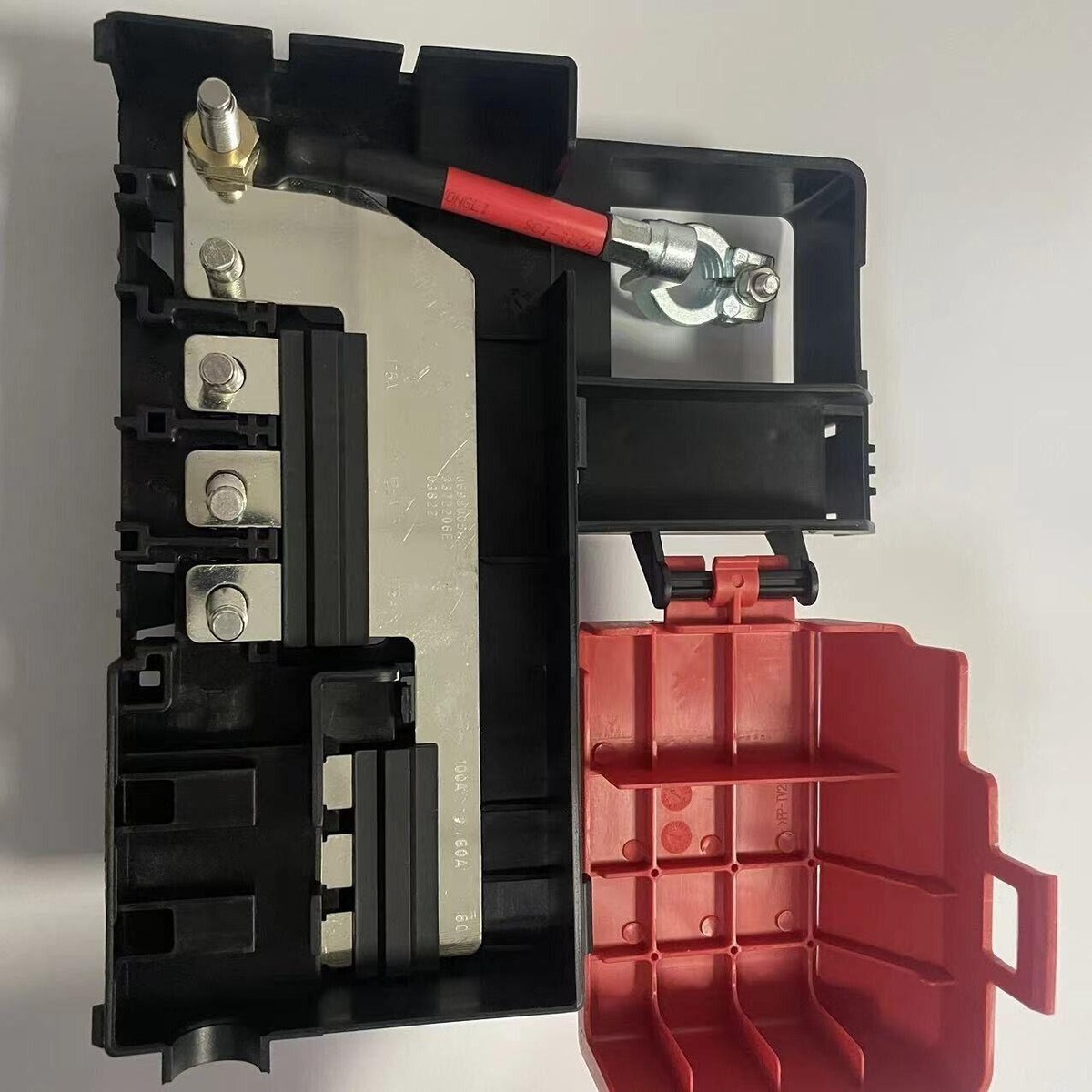 Battery Distribution Engine Compartment Fuse Block For GM