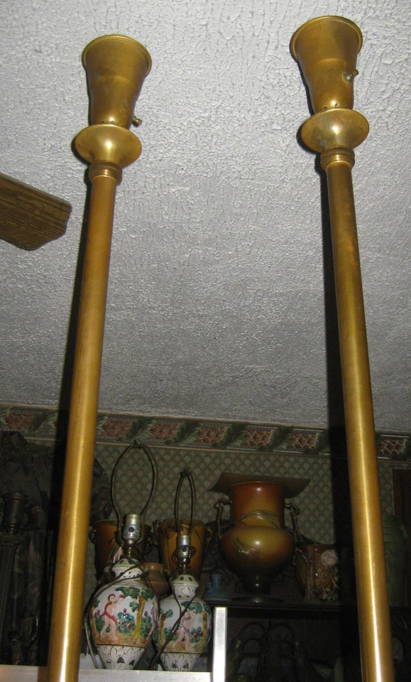 2 ANTIGUAS LÁMPARAS DE PIE ANTORCHA DE BRONCE REMBRANDT FENTON ARTE VIDRIO APLIQUE PANTALLA EE. UU. Foto 3 de 4