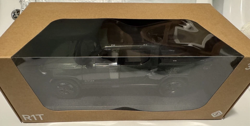 Limited Edition 2025 Rivian R1T Diecast 1:20 Scale Forest Green Truck - Image 3 of 4