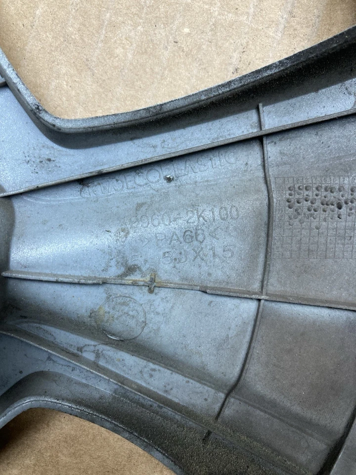 OEM 2010-2013 KIA SOUL 15 INCH WHEEL COVER HUB CAP 52960-2K100 - Image 4 of 4