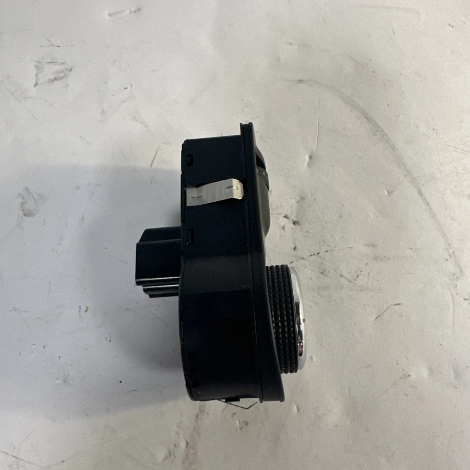 2011-15 Chevy Cruze Headlamp Switch with Fog Lamps New OEM GM 13295227 C4 Foto 3 de 4