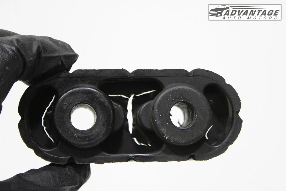 2001-2025 GMC SIERRA 2500 HD CREW CAB EXHAUST MUFFLER PIPE INSULATOR HANGER OEM - Image 4 of 4