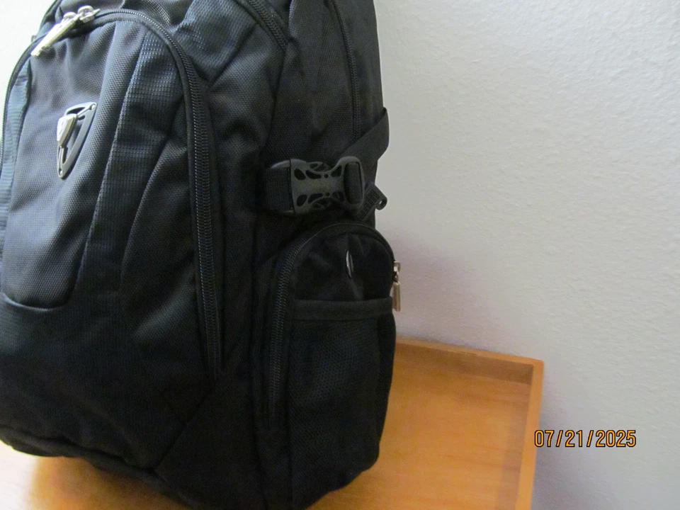 Speedair by Sumdex 黑色尼龙衬垫笔记本电脑部分和手提手柄 18" L — 第 4/4 张图片