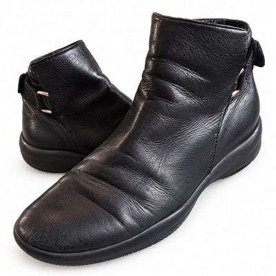Prada Unisex Black Leather Ankle Boots EU 39 Men US 6 Women US 9 Strap AS IS
