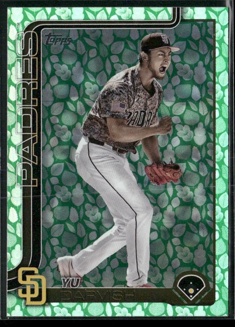 2025 Topps #323 Yu Darvish Holiday