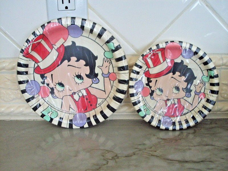 Vintage "1990" Betty Boop Strong Paper Plates NEW 8 3/4" and 6 3/4" 10ct each