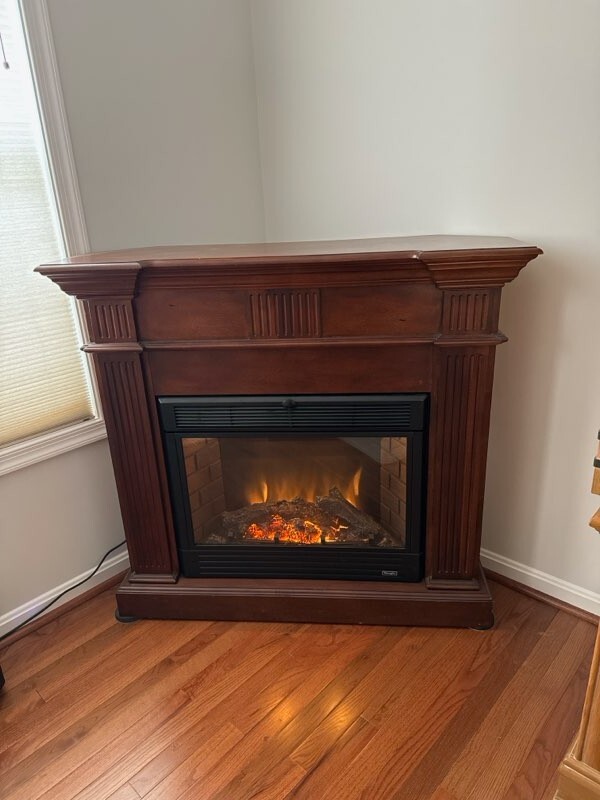TwinStar International28E05 Charmglow Corner/Mantel/Standing/Electric