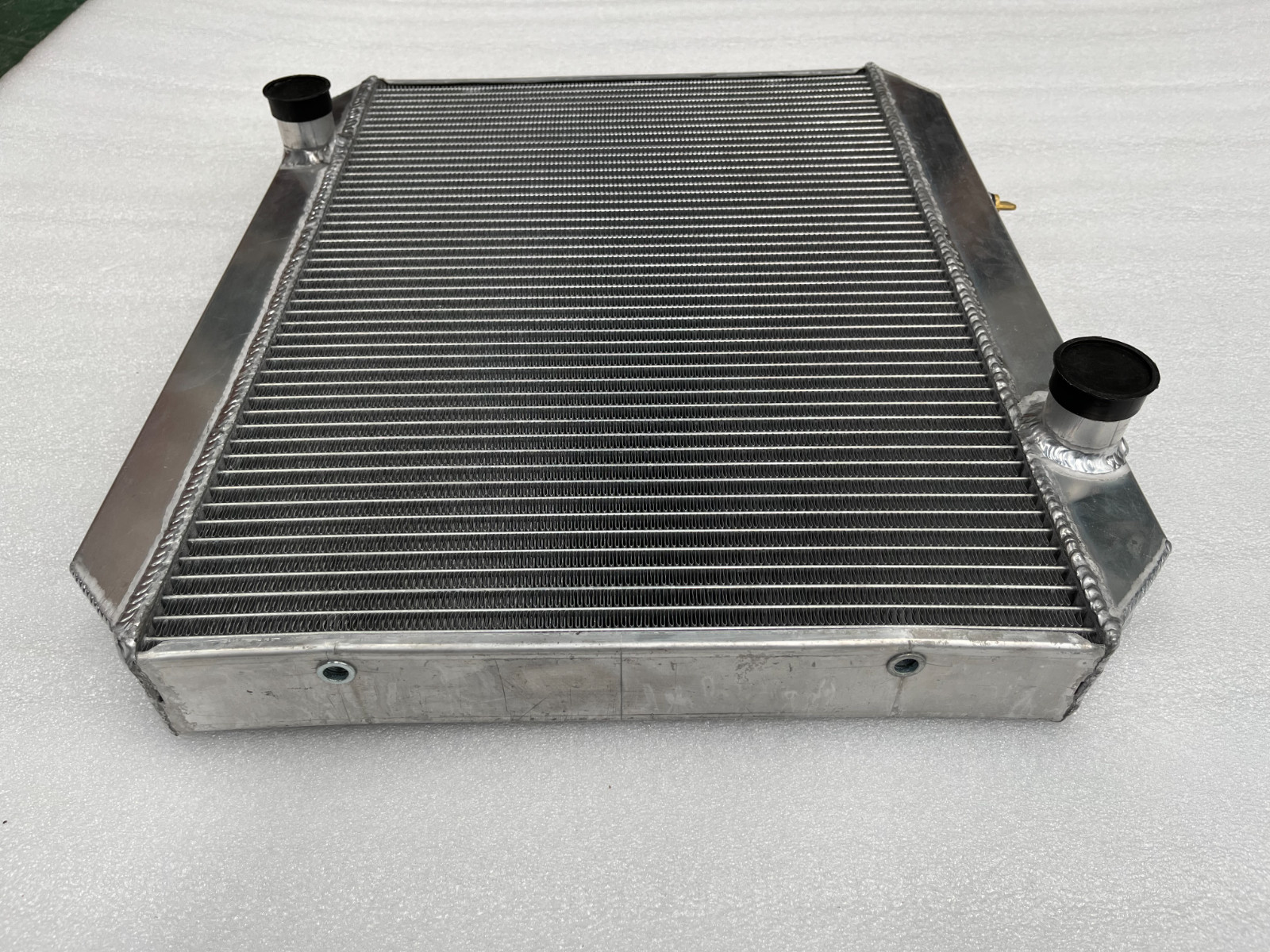 Radiatore in lega per MG MGC GT 2.9L (1967-1969) foto 3