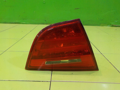 BMW 3 E90 LIFT 2.0 B 09r 5D Heckleuchte links / NI 91831