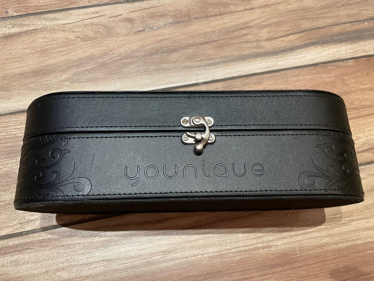 YOUNIQUE PRESENTERS KIT CASE MAKEUP BLACK EMBOSSED FAUX LEATHER