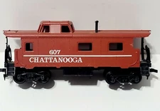 HO Scale Tyco Red Caboose Vintage Model Train Car Chattanooga 607 Made in USA
