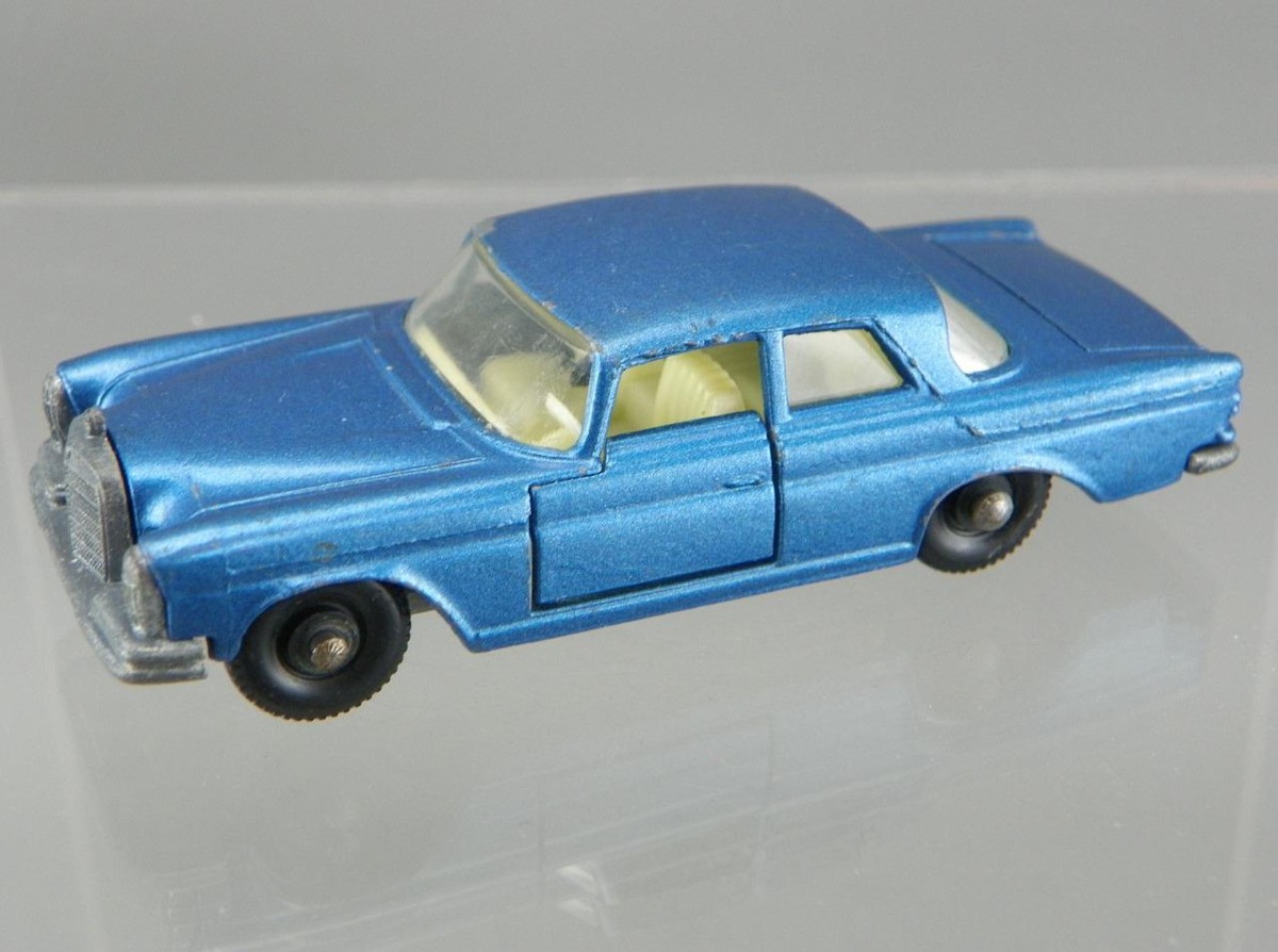 Vintage 1969 Matchbox Lesney No.46 Diecast 1/64 Scale Blue