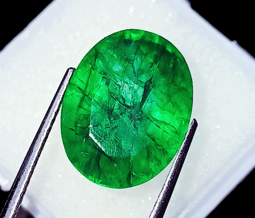 Loose Gemstone Natural Emerald 10.80 Ct Oval Shape Certified