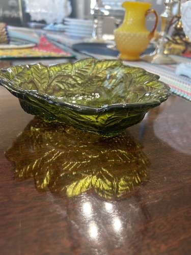 Vintage Indiana Green Glass Loganberry Raised Berries & Leaves Candy Dish Bowl - Picture 3 of 5
