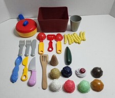 VINTAGE LITTLE TIKES PLAY FOOD AND DISHES PICNIC FRENCH FRIES ICE CREAM LOT