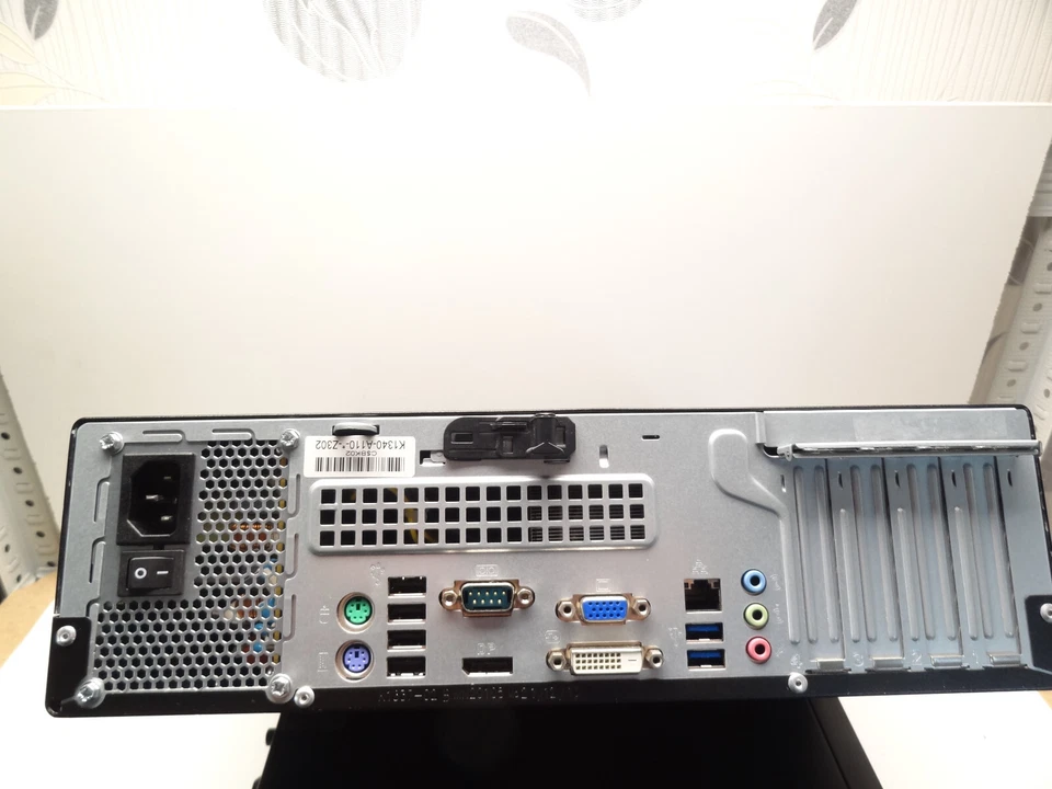 Fujitsu E720 Intel Core i3 4Gen, 8GB RAM, 128GB SSD, DVD RW, Windows 11 - Bild 4 von 4