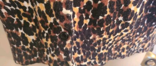 Strickjacke mit Zopfmuster Größe M Leopardenmuster Knopf Pullover Animalprint - Bild 3 von 8