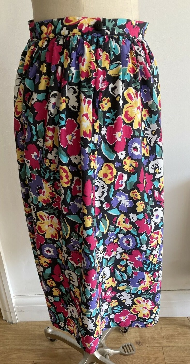 1970s/80s Black Fuchsia Floral Vintage BHS Skirt,  26" waist, VGC 6