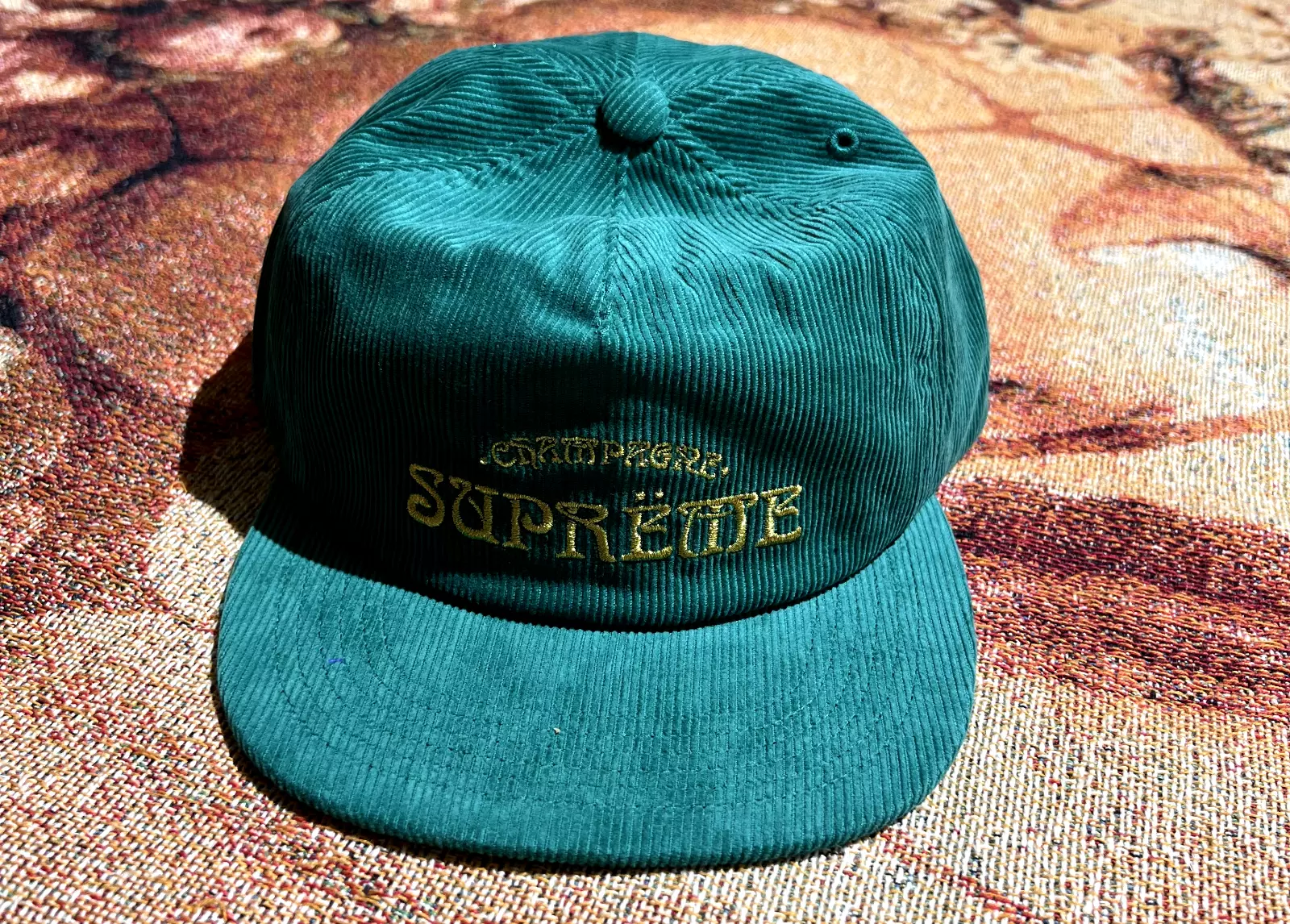 Chapeau Supreme Champagne velours côtelé 5 panneaux vert neuf