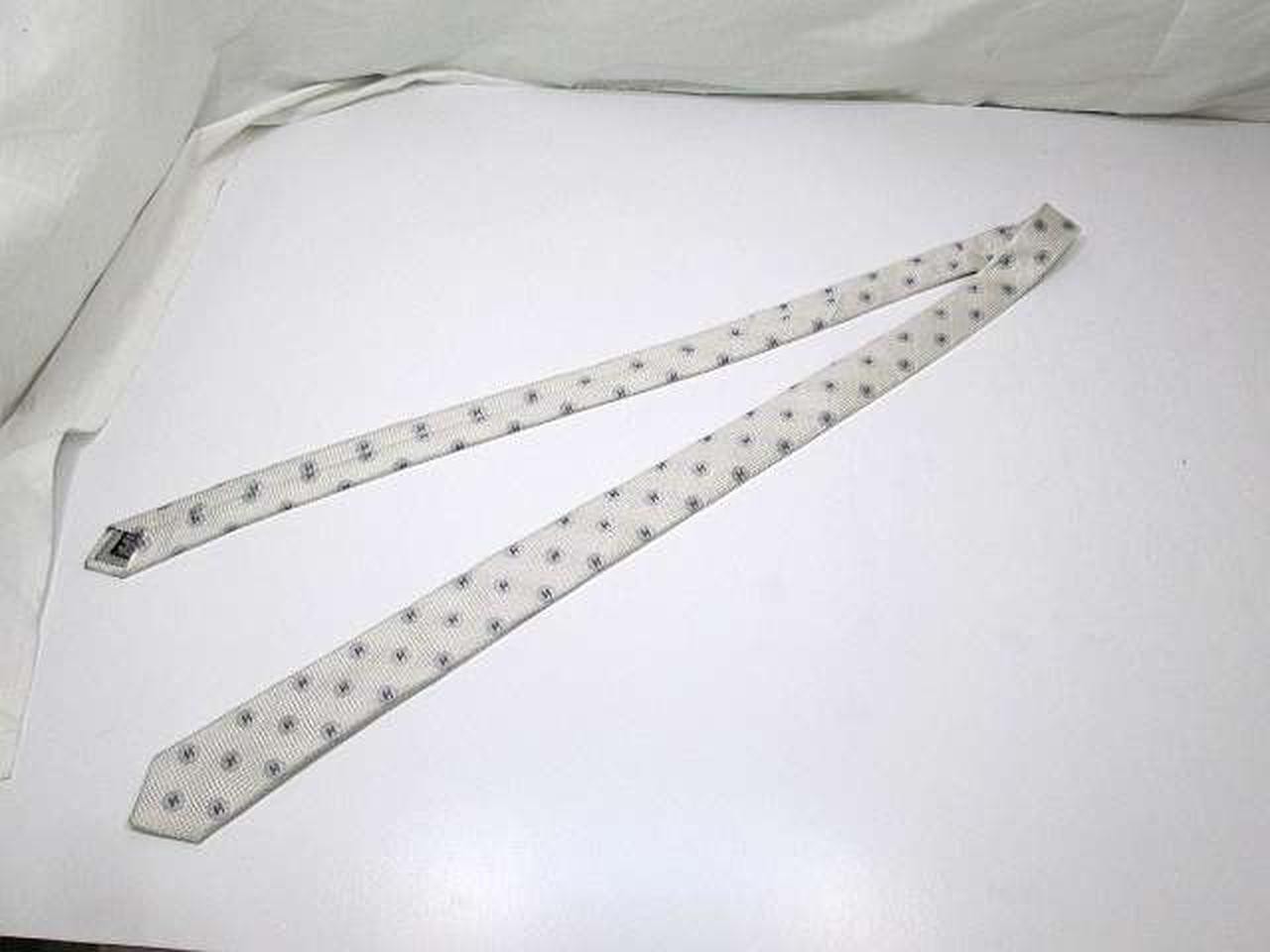 Corbata de seda Chanel blanca gris patrón de puntos CC 100 % seda auténtica Japón