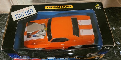 69 Chevy Camaro Orange with White Stripes~In box~1:18 sc. Mus. Mach..#71165 - Picture 2 of 14
