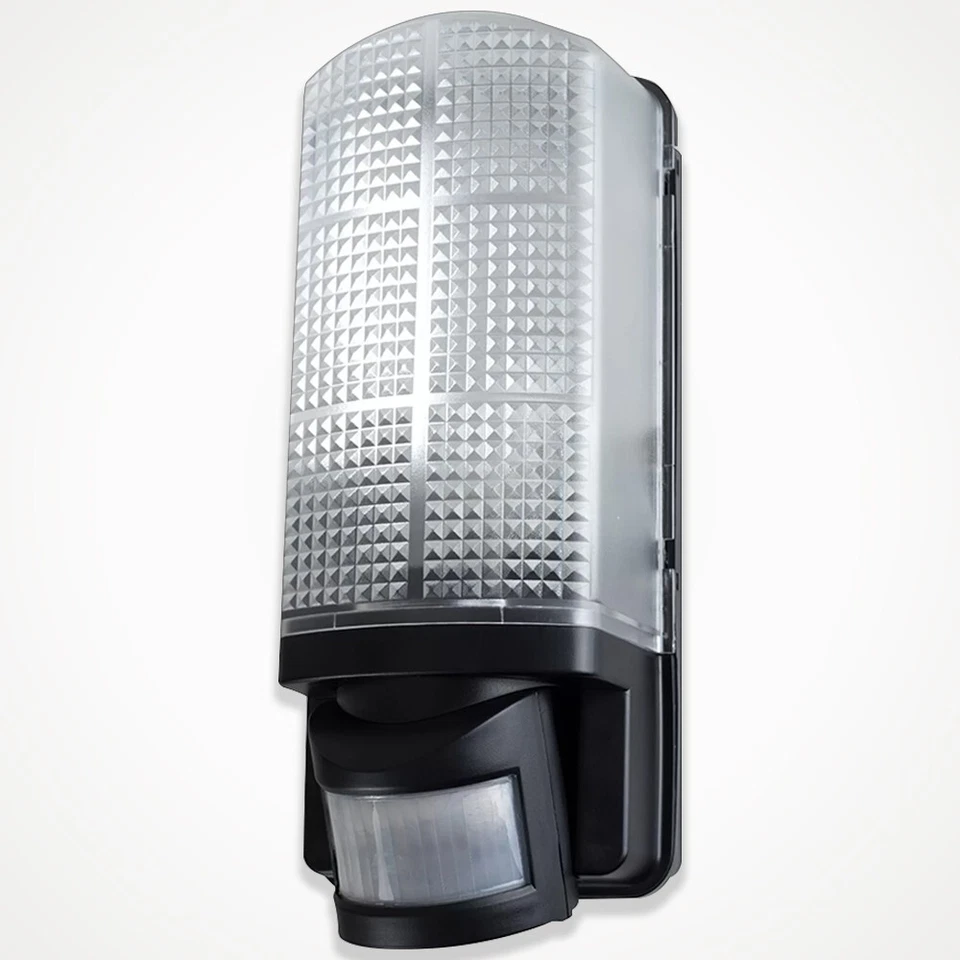 Outside Wall Light PIR Motion Detection 7W LED Security Bulkhead Garden Light - Image 2 of 4