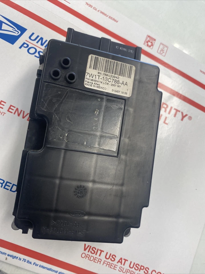 2007 Lincoln Town Car LCM Lighting Control Module 7W1T13C788AA - Image 3 of 3