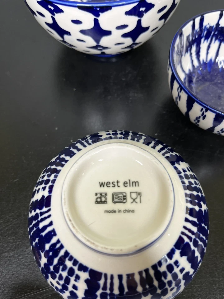 Juego de 3 cuencos West Elm cobalto/índigo azul y blanco tie dye - usados Foto 2 de 4