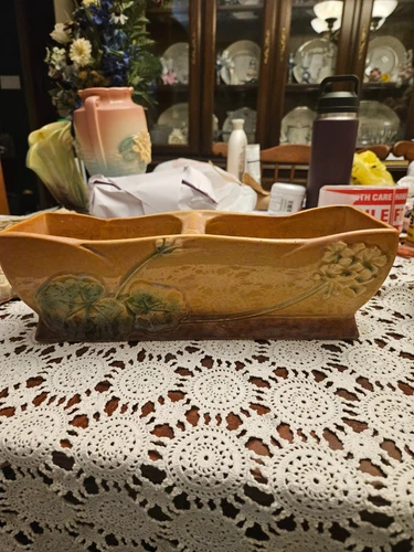 Vintage Lovely Roseville Pottery 268-12" Wincraft Window Box w/ floral motif