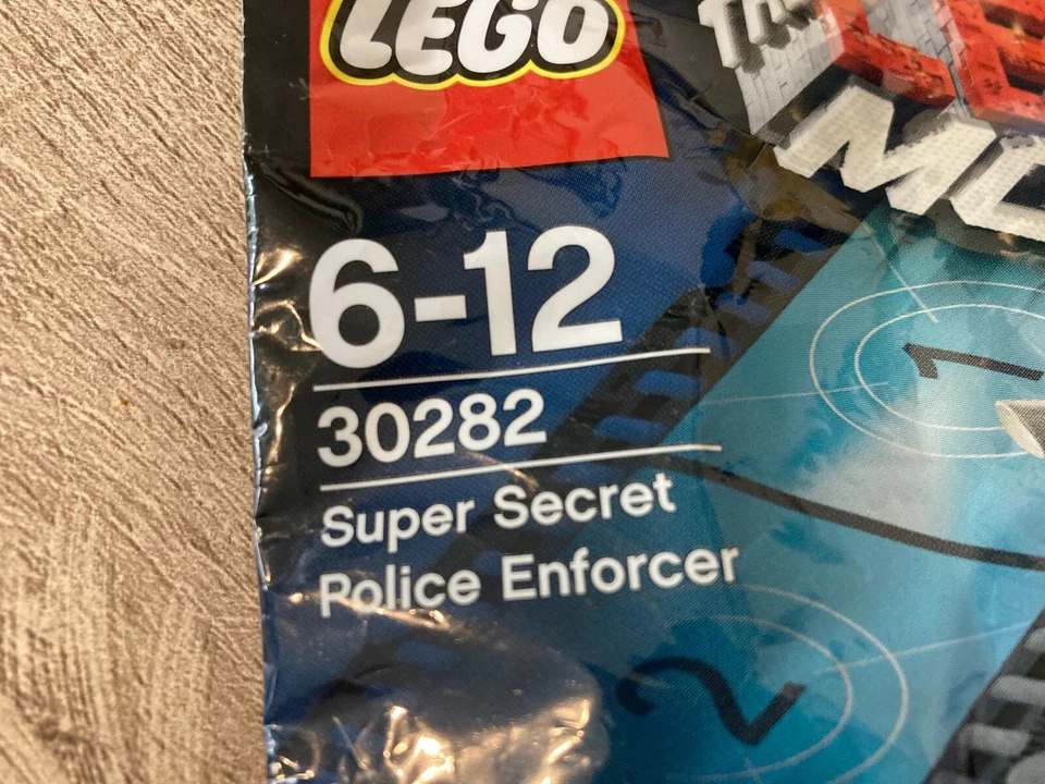 Lego Set 30282 Super Secret Police Enforcer (Lego Movie) New Sealed - Image 2 of 3