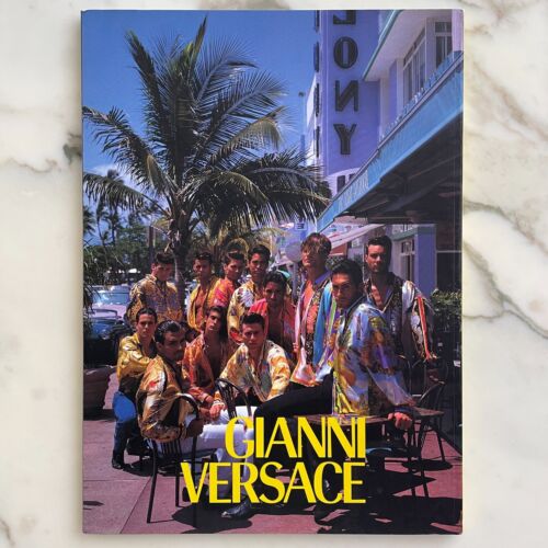 GIANNI VERSACE catalog 24 men's collection Spring Summer 1993 Miami, South Beach - Afbeelding 1 van 12