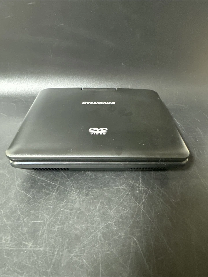 SYLVANIA SDVD7014 BLACK 7" Portable DVD Player, No Power Cord/Tested! - Image 3 of 4