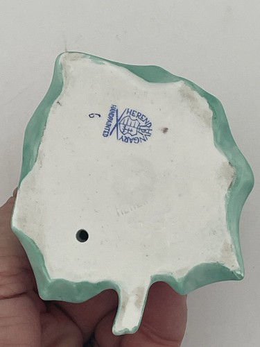 Herend Hungary Hand Painted Porcelain Frog Blue Fishnet On Green Lily Pad #5355 - Picture 10 of 17
