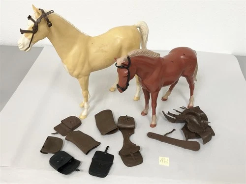 1960s MARX JOHNNY WEST SET OF TWO HORSES CLEAN NO BREAKS w ACCESSORIES LOT #92