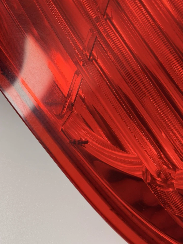 Luz trasera halógena derecha OEM Hella para BMW X6 E71 E72 2008-2012 63217179986 Foto 3 de 4