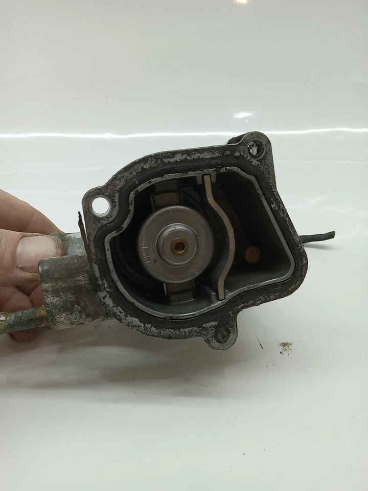 2003-2006 DODGE SPRINTER 2500 2.7L ENGINE COOLANT COOLING THERMOSTAT HOUSING OEM - Image 4 of 4