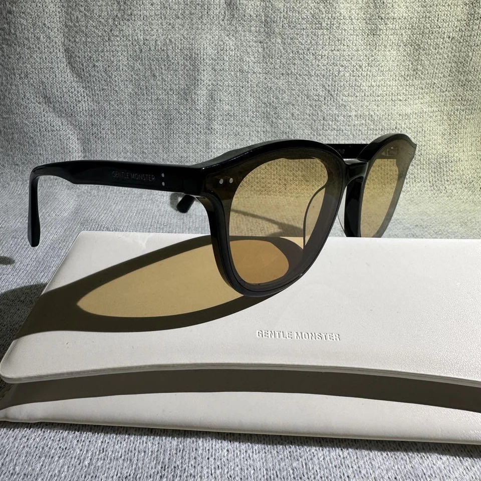 Gafas de sol Gentle Monster Lang 01 barra plana redonda marco estrecho usadas Foto 3 de 4