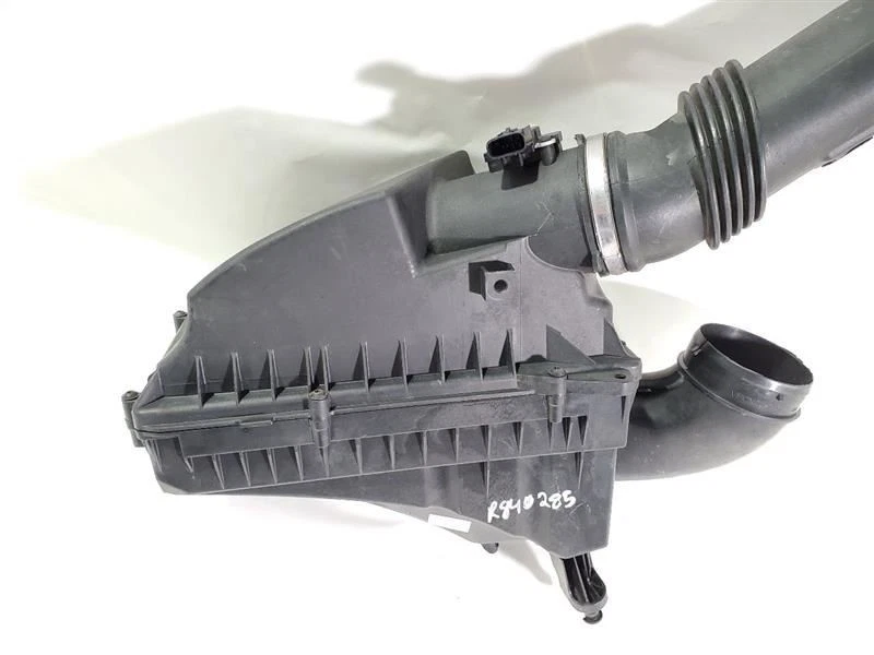 Air Filter Box Cleaner 2.0L 4Cyl OEM 2013 2014 2015 Jaguar XF - Image 2 of 4