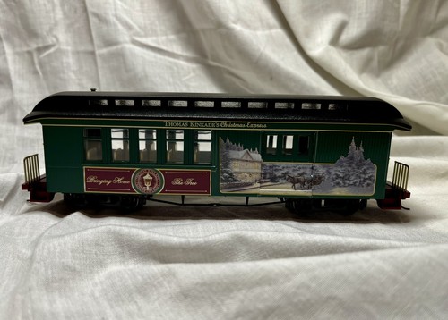Thomas Kinkade Bringing Home the Tree Combine Train Car-HO Scale-Hawthorne Vlg - Picture 10 of 18