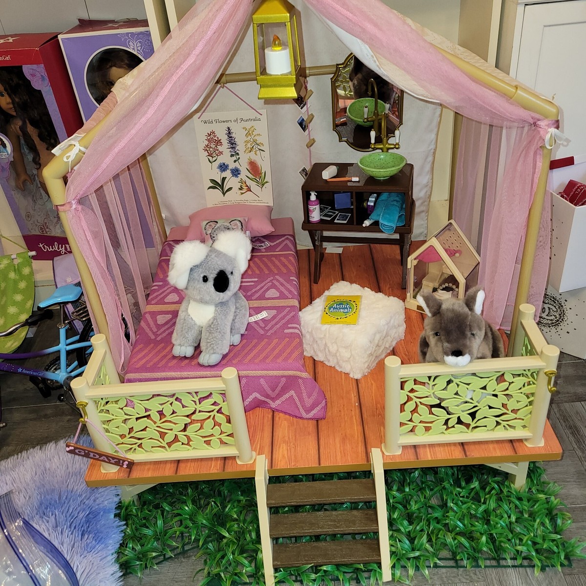 American Girl- Retired Kira's Comfy Platform Tent Complete w/ extra  animals