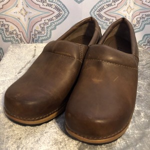 moccasin clogs